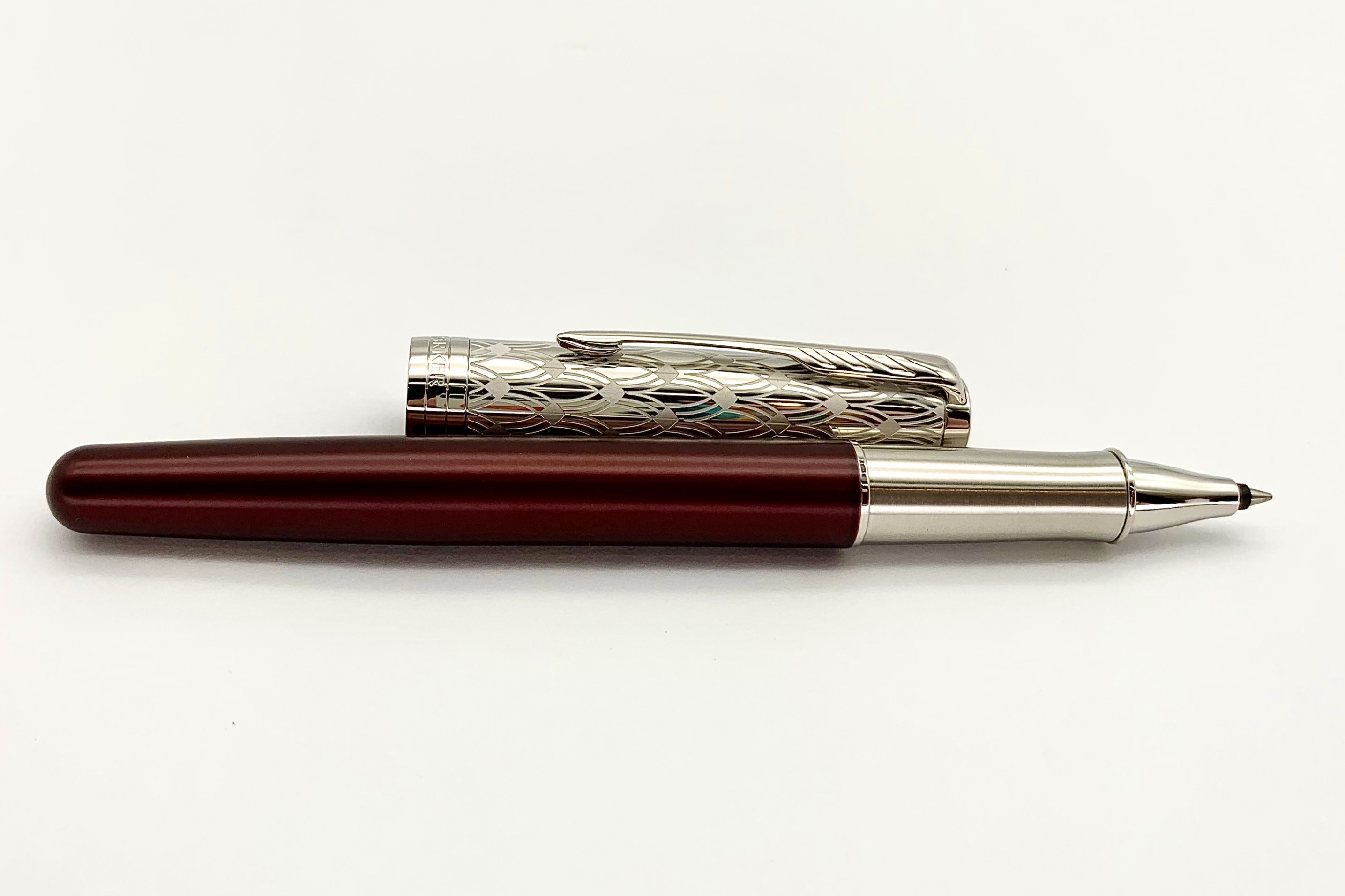 ParkerSonnetMetalAndRedLacquerRollerBallPen_g